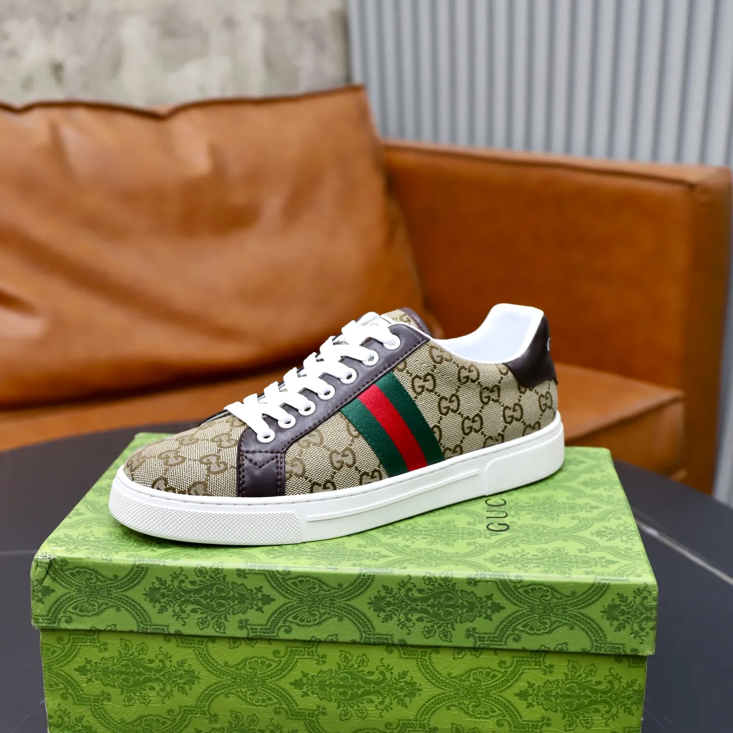 Ex-factory price: 400💰🙅‍♂️🙅‍♂️🙅‍♂️ Brand: Gucci GUCCi Standard code: 38-44 (45 customized) Grade: Same as the official website Material: Original leather splicing Comfortable and breathable sheepskin lining Original wear-resistant outsole Style category: Men's fashionable casual shoes Running sneakers Distinguished luxury brand elements Top luxury Color: actual picture color
